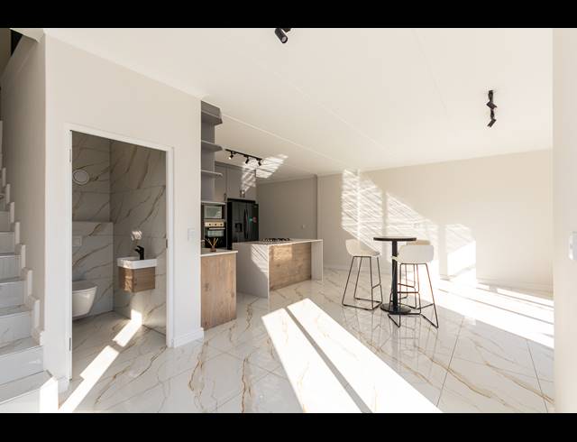 3 BEDROOM APARTMENT FOR SALE IN SANDOWN